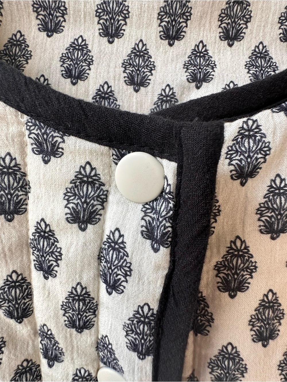 H&M Cream Quilted Blazer with Black Trim - Picture 6 of 7